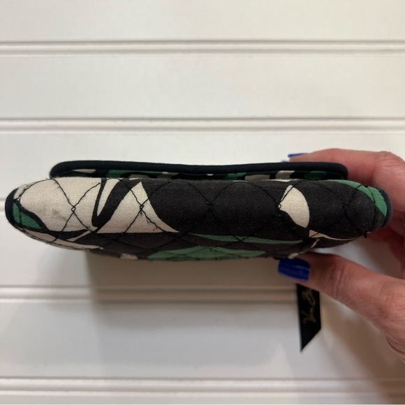 Vera‎ Bradley Imperial Rose Black and Green Quilted Trifold Wallet - Picture 7 of 7